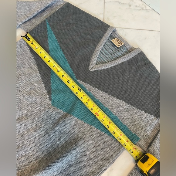 Vintage Zignature Australia Pure New Wool Size 20 men’s V-neck Sweater EUC - Picture 4 of 5